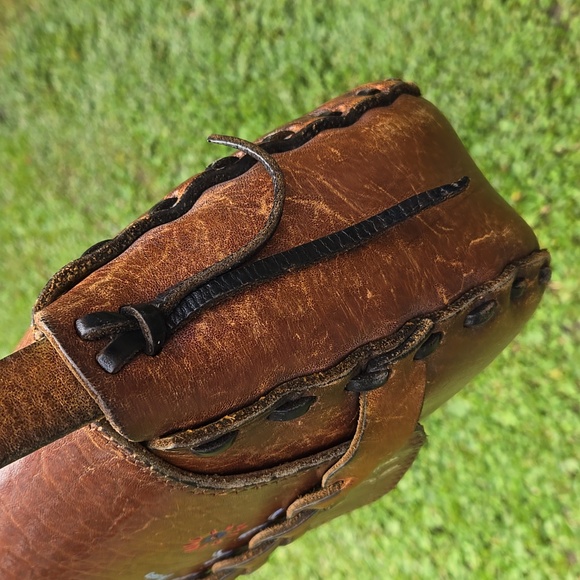 VINTAGE 60s Boho Hand tooled Cowhide Leather Shoulder bag - Picture 10 of 16